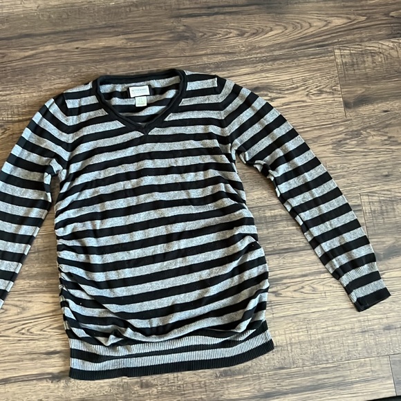 5/$25 Motherhood Maternity Striped Top - Picture 5 of 11
